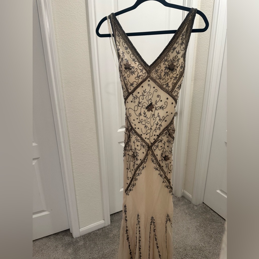 Cache gown